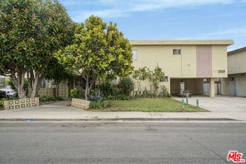 2038 S Holt Avenue Los Angeles CA 90034