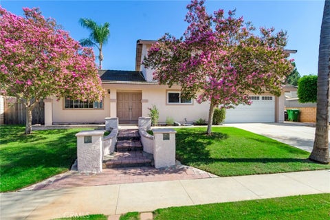 Photo of 1011 Driftwood ST, Corona, CA 92878 (MLS # IV26202800)