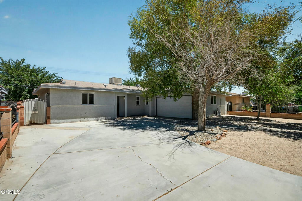 137 E Avenue J 8