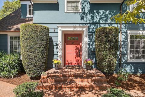 Photo of 909 E Marshall Place, Long Beach, CA 90807 (MLS # PV25233849)