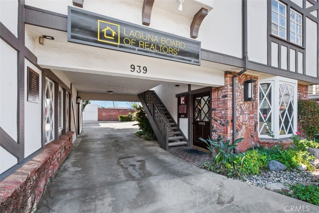 Photo of 939 Glenneyre Street #E, Laguna Beach, CA 92651 (MLS # LG25085722)