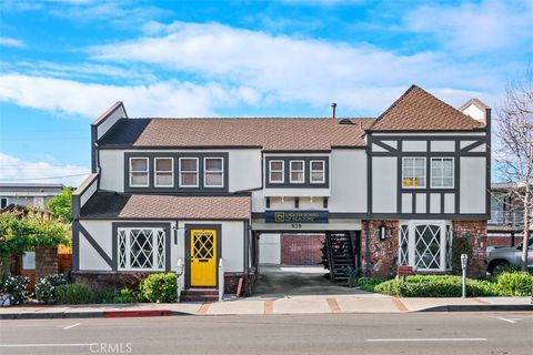 Photo of 939 Glenneyre Street #E, Laguna Beach, CA 92651 (MLS # LG25085722) Photo of 939 Glenneyre Street #E, Laguna Beach, CA 92651 (MLS # LG25085722)