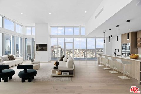 Photo of 230 W Olympic Boulevard #PH 1, Los Angeles, CA 90015 (MLS # 26643215)