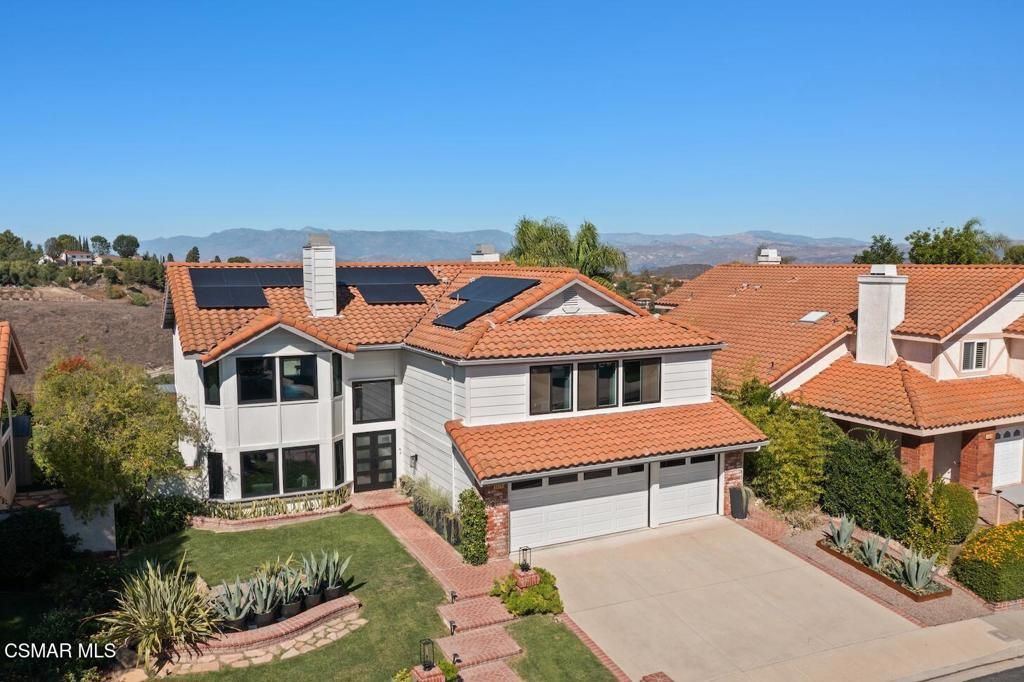 Photo of 3375 Montagne Way, Thousand Oaks, CA 91362 (MLS # 225005325)