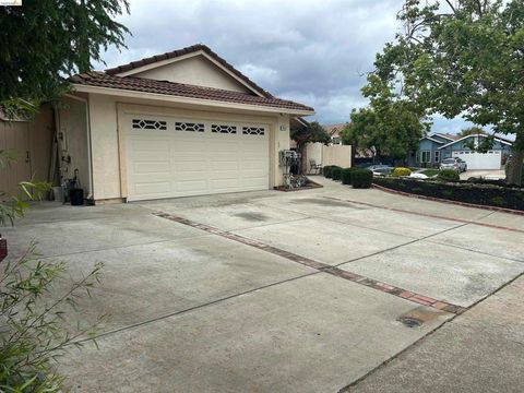 Photo of 2632 Point Lobos Ct, Antioch, CA 94531 (MLS # 41129282)