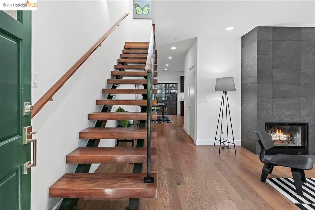 2014 Hearst Ave C