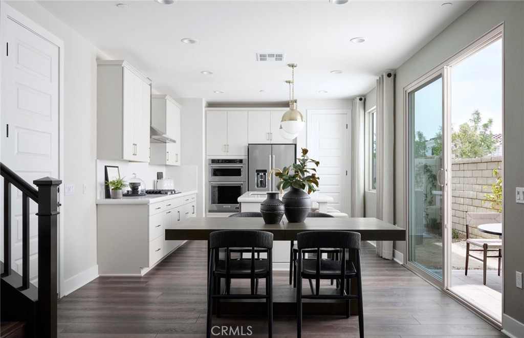 4218 East Flutter Privado