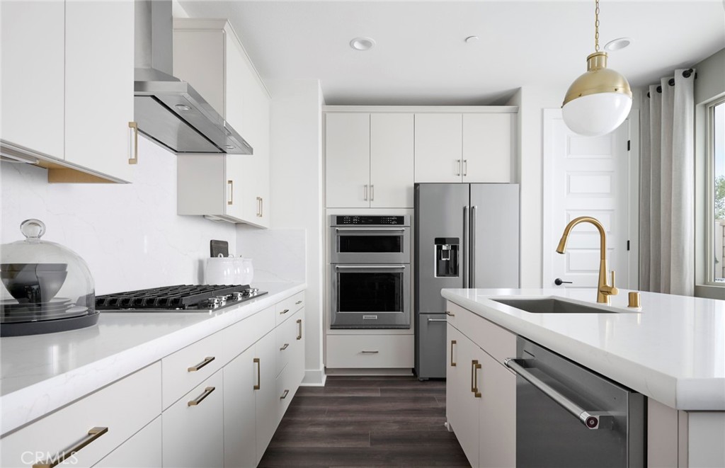 4218 East Flutter Privado