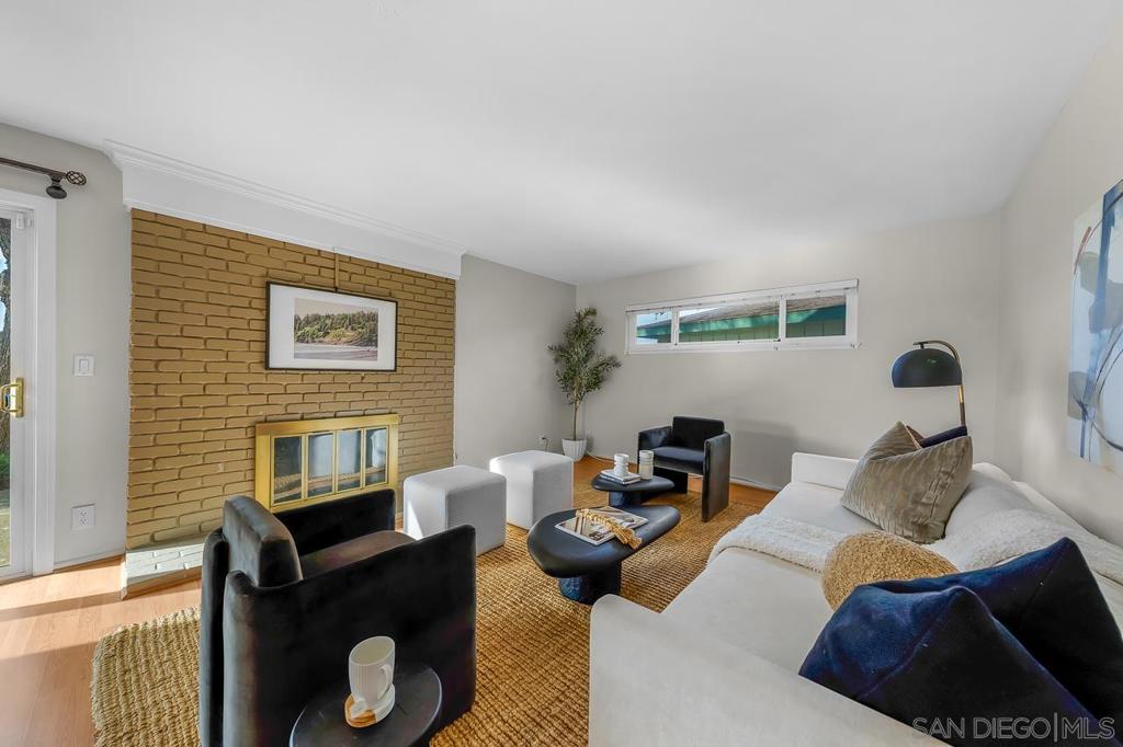 3086 Mercer Lane