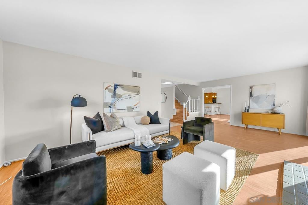 3086 Mercer Lane