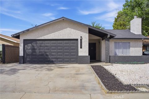 Photo of 44509 Watford Avenue, Lancaster, CA 93535 (MLS # SR26071671)