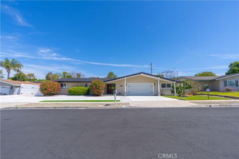 Photo of 1229 Coventry Drive, Thousand Oaks, CA 91360 (MLS # WS26022491)