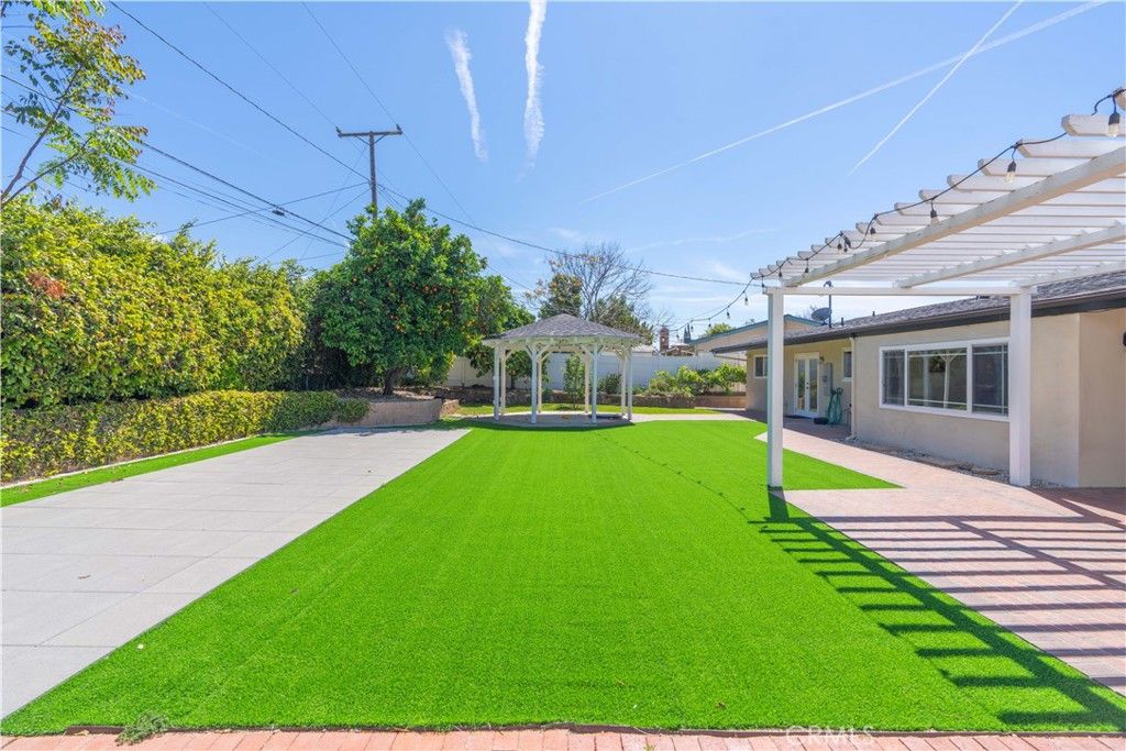 Photo of 1229 Coventry Drive, Thousand Oaks, CA 91360 (MLS # WS26022491)