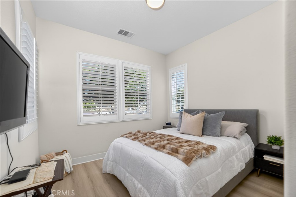 15762 Kingston