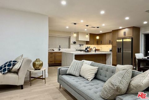 Photo of 4108 N Valley Vista Court, Sherman Oaks, CA 91403 (MLS # 25610387)