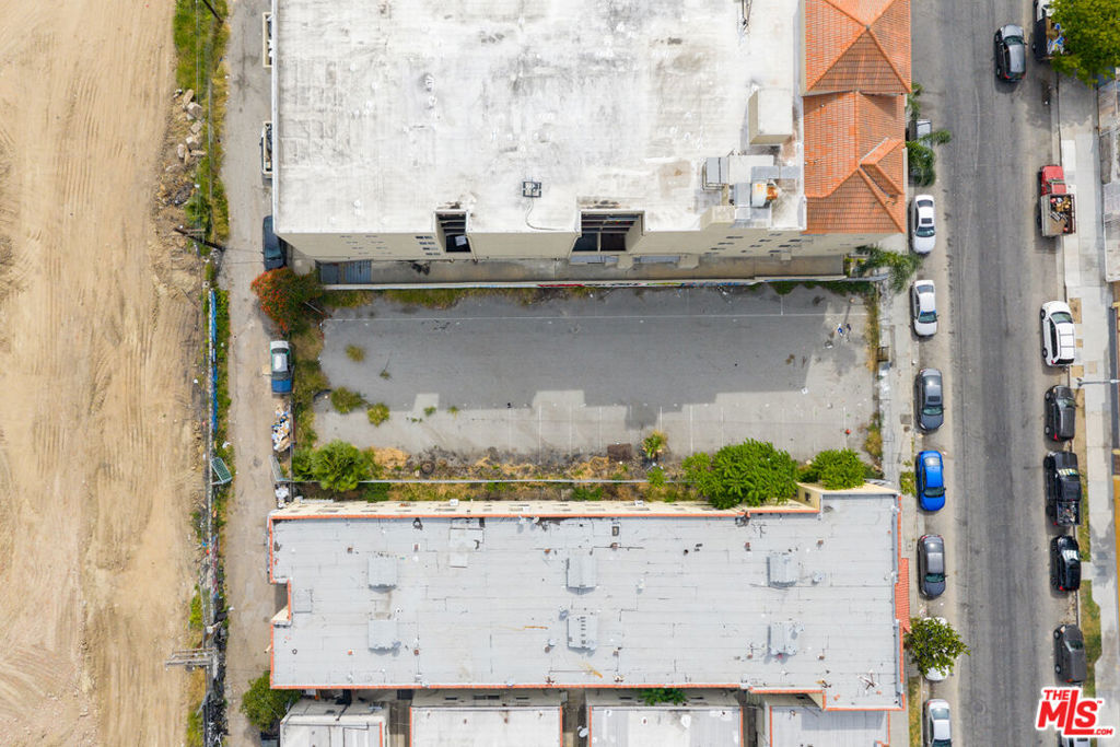 744 S Carondelet Street