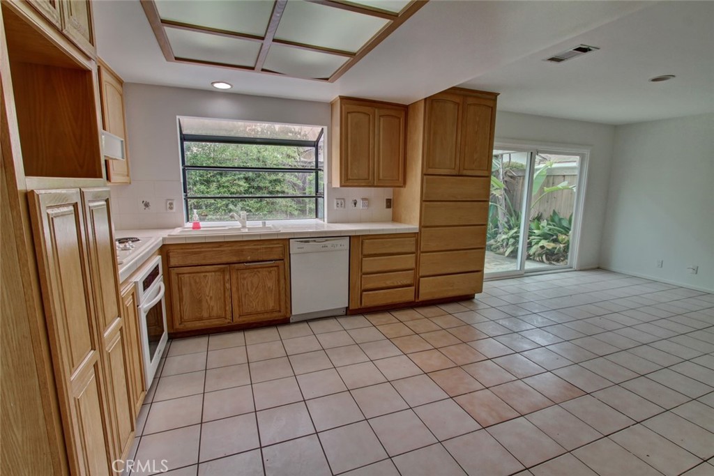 Patio Homes (WB) (PT) - Residential Lease