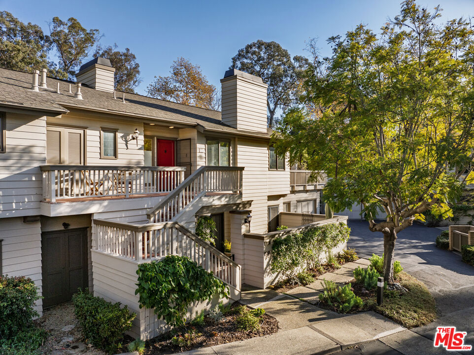 2731 Miradero Drive