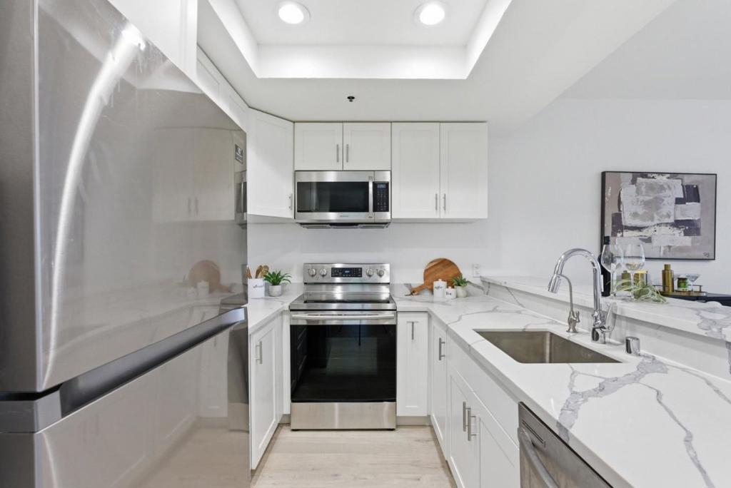 411 Park Avenue 225