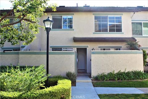 Photo of 42 Columbia #11, Irvine, CA 92612 (MLS # OC25145550)