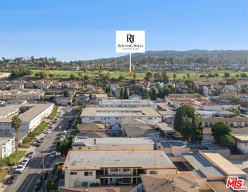 25901 Viana Avenue Lomita CA 90717