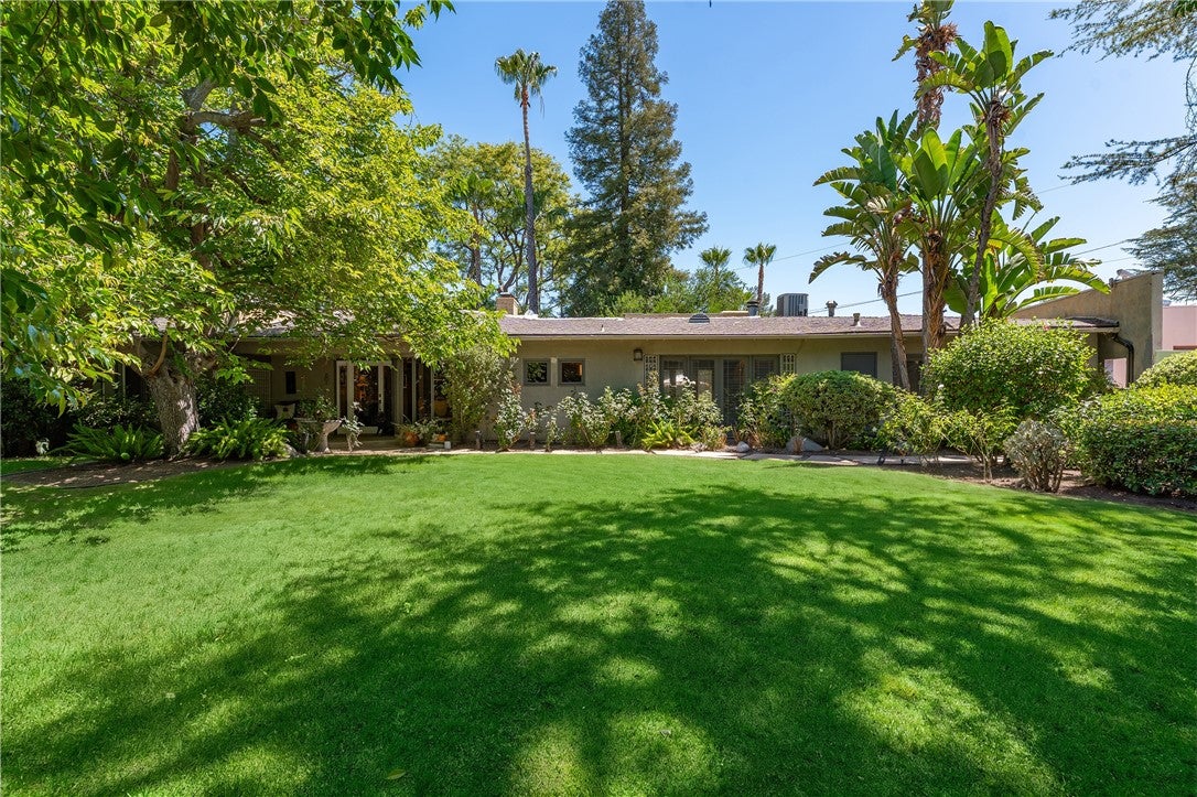 4956 Hood Drive, Woodland Hills CA 91364