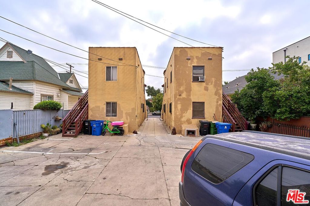 1125 S Ardmore Avenue