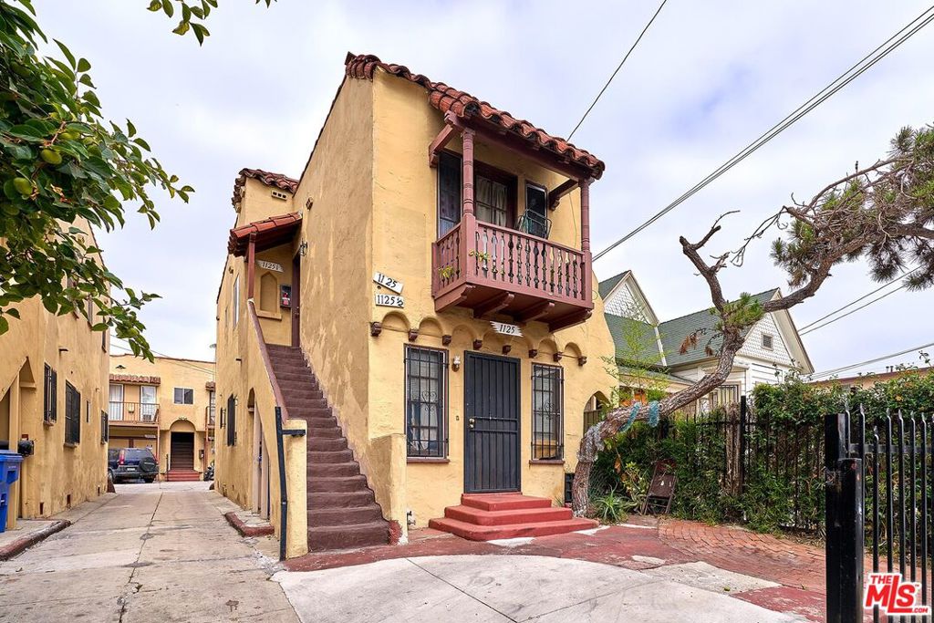 1125 S Ardmore Avenue