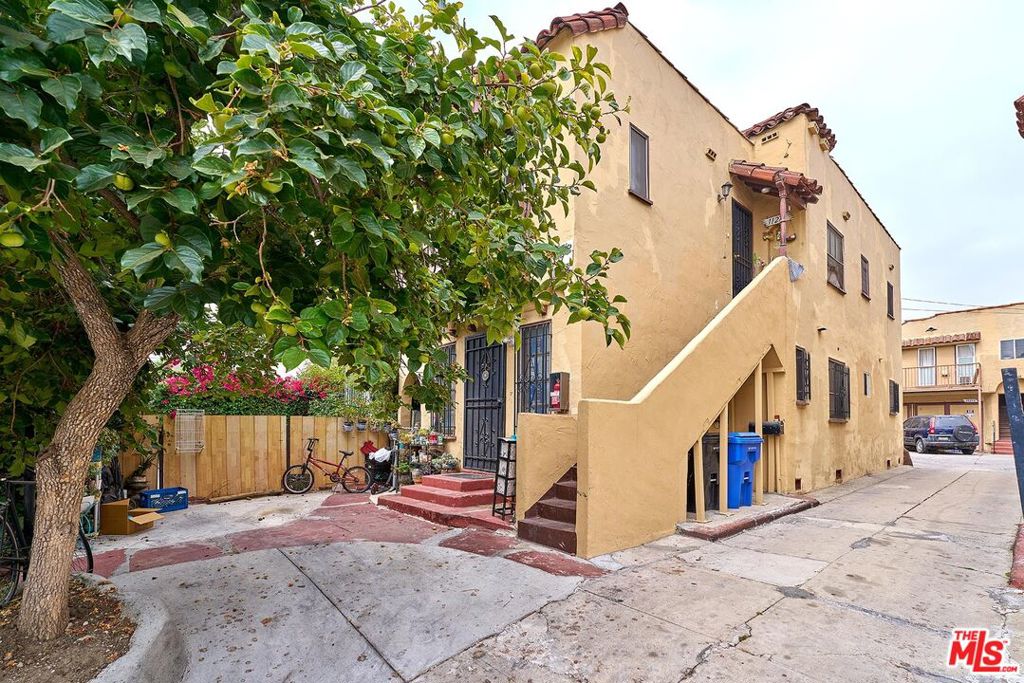 1125 S Ardmore Avenue