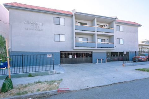 Photo of 955 S Normandie Avenue #103, Los Angeles, CA 90006 (MLS # 26665853)