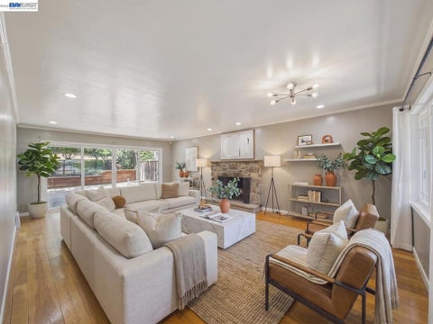 Photo of 4015 Rusting Ave, Oakland, CA 94605 (MLS # 41147583)