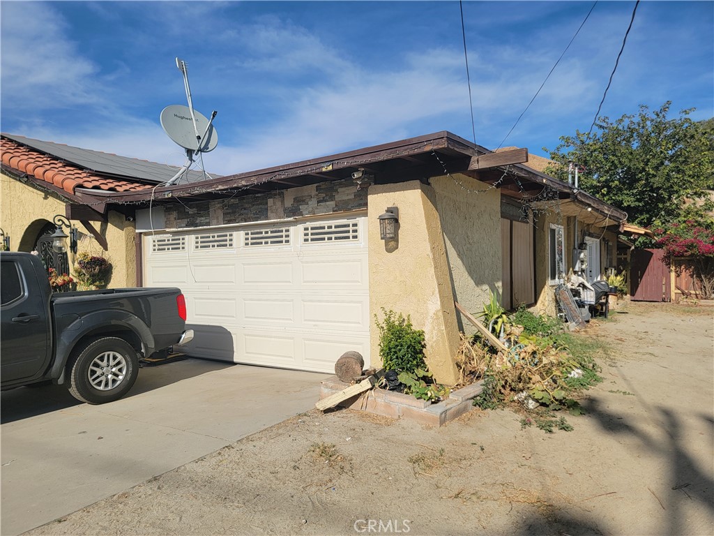 12738 12739 Reche Canyon Road