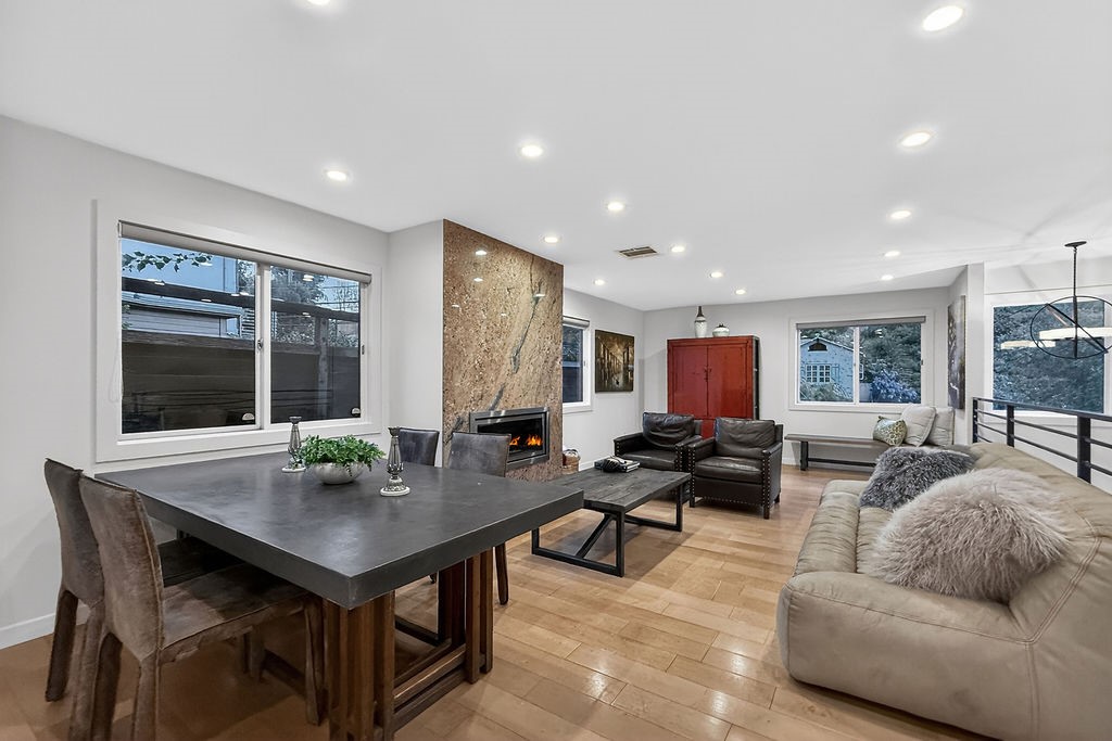 1655 N Beverly Glen