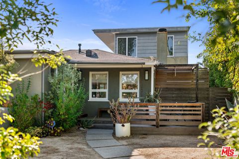 Photo of 1633 Hill Street, Santa Monica, CA 90405 (MLS # 26828363)