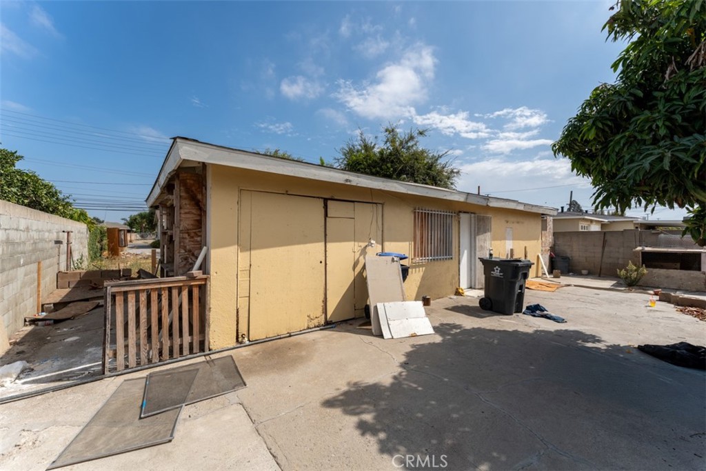 1020 E Warner Ave