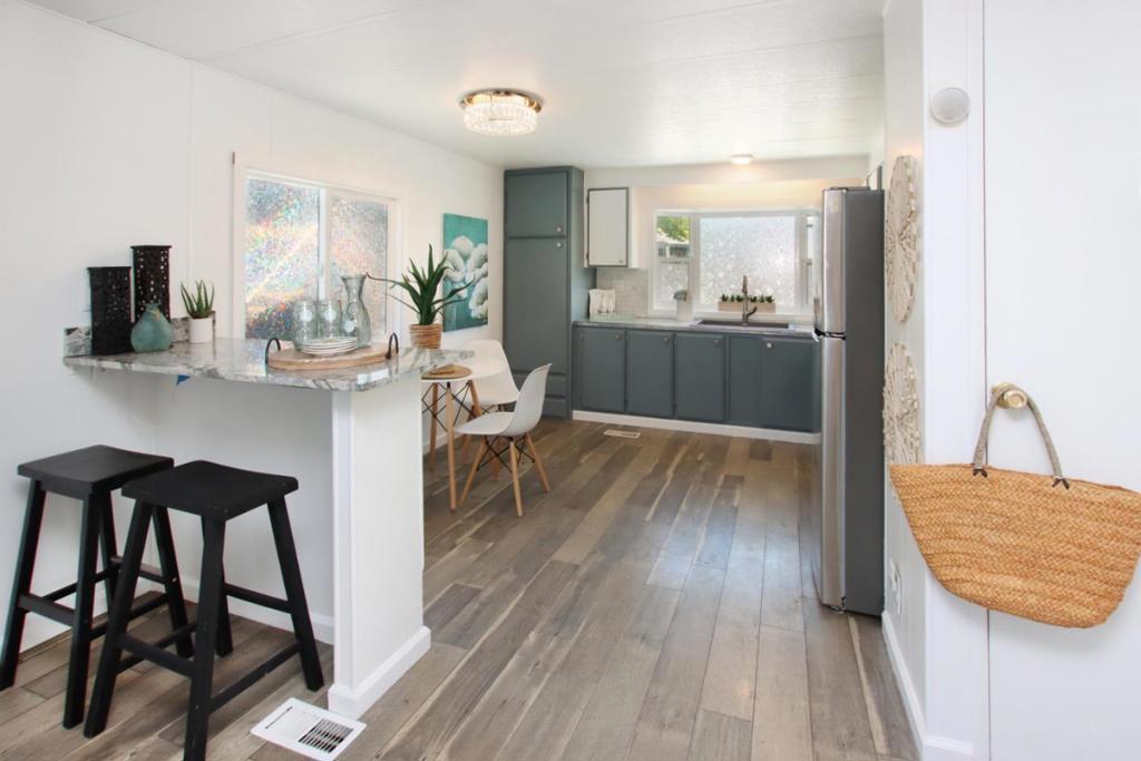 220 Mar Vista