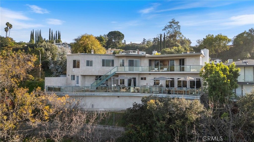 Photo of 11527 Dona Dolores, Studio City, CA 91604 (MLS # SR26002098)