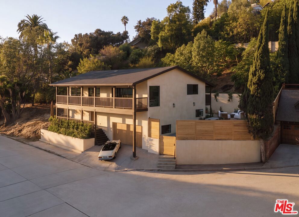 4321 Glenalbyn Drive
