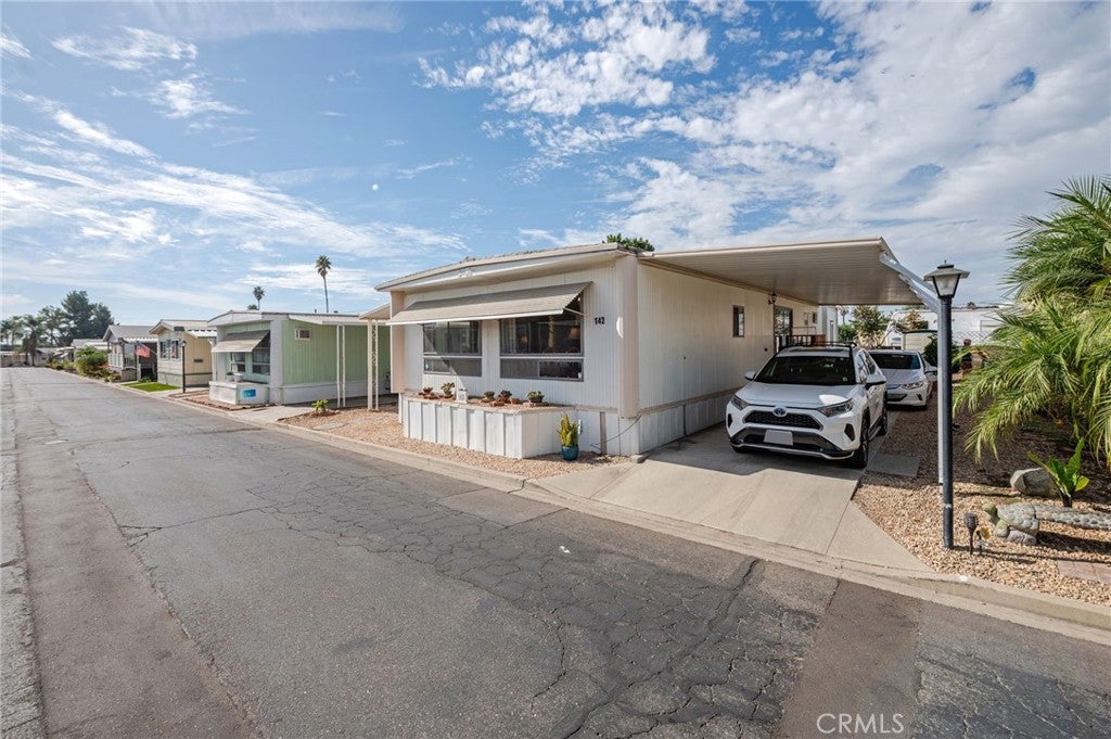 2755 Arrow Highway 142