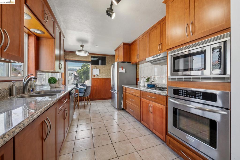 5709 Walnut Street