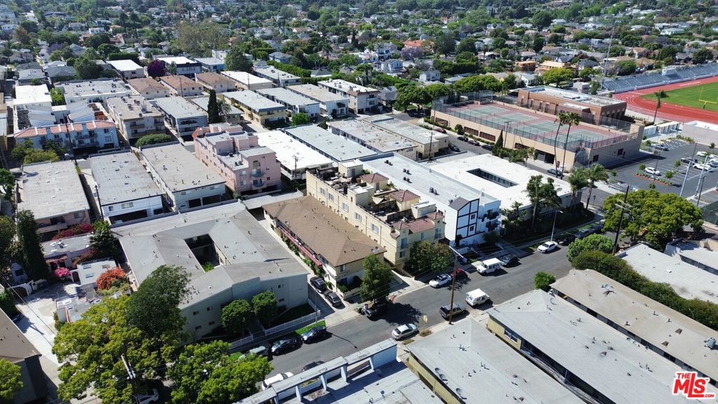 3125 S Durango Avenue