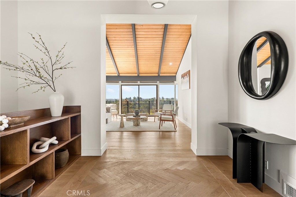 Properties 2 701 La Portada