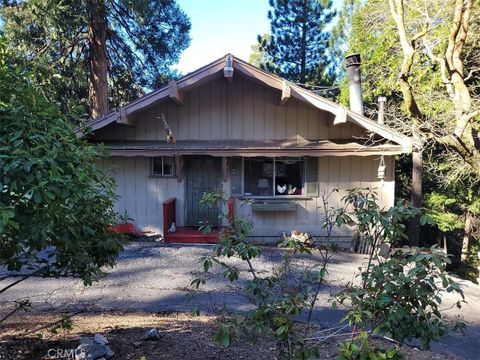 Photo of 22726 Ponderosa Drive, Crestline, CA 92325 (MLS # IG26100680)