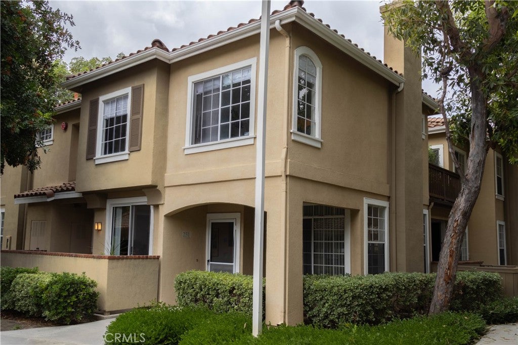 251 Gallery WAY, Tustin CA 92782