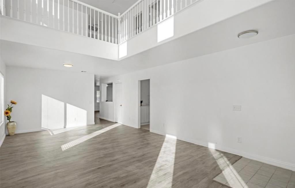 4190 Rainbow View Way