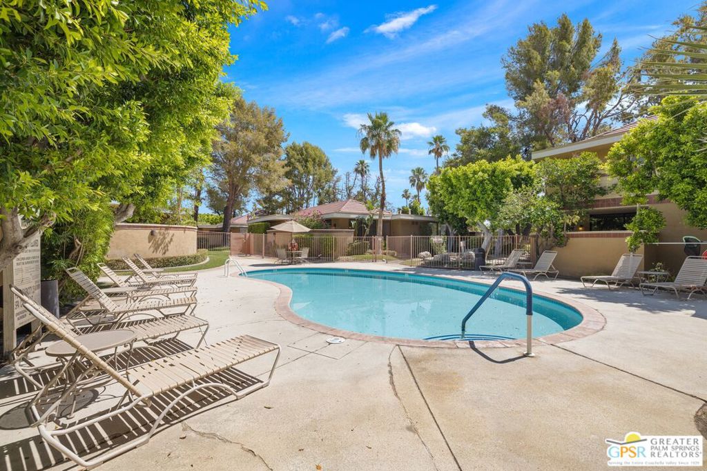 2501 N Indian Canyon Drive 611