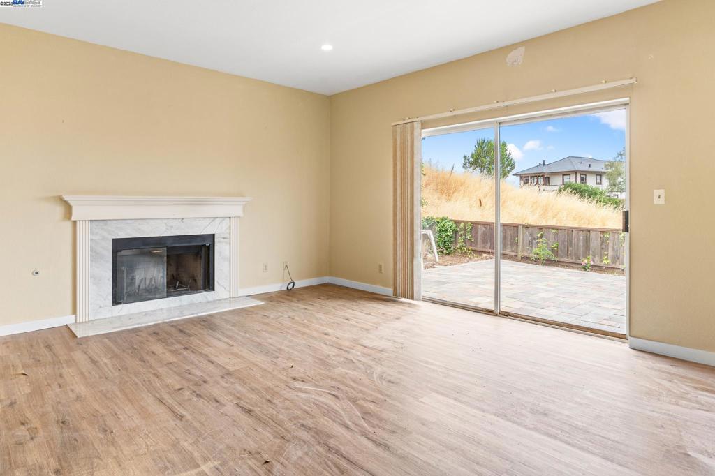 104 Bridgeview Ct