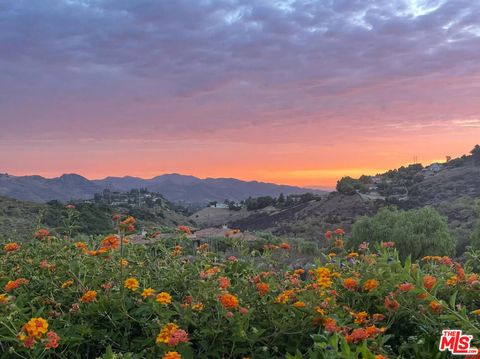 Tiny photo for 13418 Nightsky Drive, Camarillo, CA 93012 (MLS # 25553301)