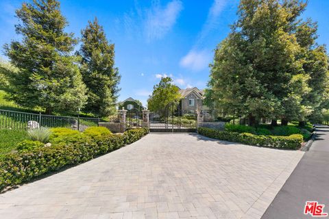 Tiny photo for 13418 Nightsky Drive, Camarillo, CA 93012 (MLS # 25553301)