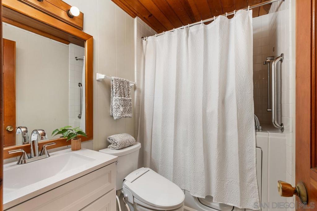 Leucadia - Residential Income